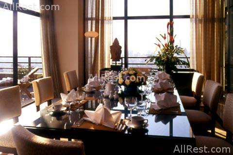 Emporium Suites Hotel 2